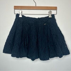 Hollister HCO Navy Blue Lace Mini Skirt Size M Medium Elastic Waist Lined